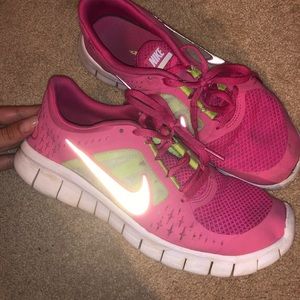 Nike pink youth gym shoe!